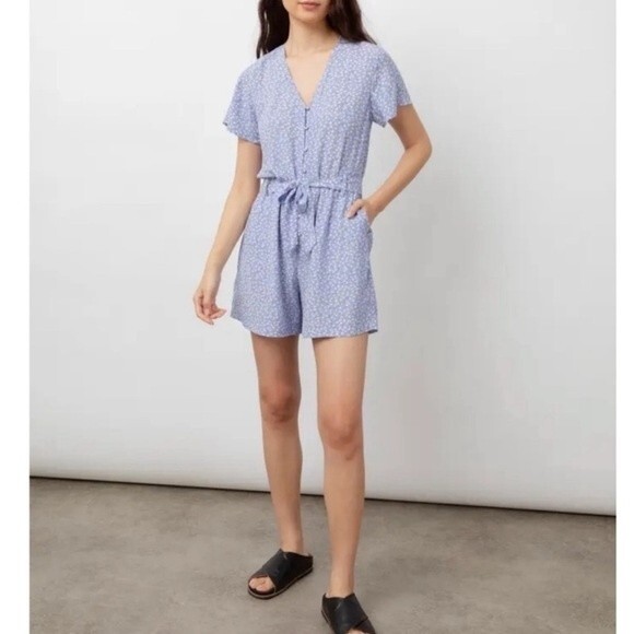 NWOT Rails | Sophia Sky Blue Daisies Button Up Romper NO BELT L - Picture 1 of 14